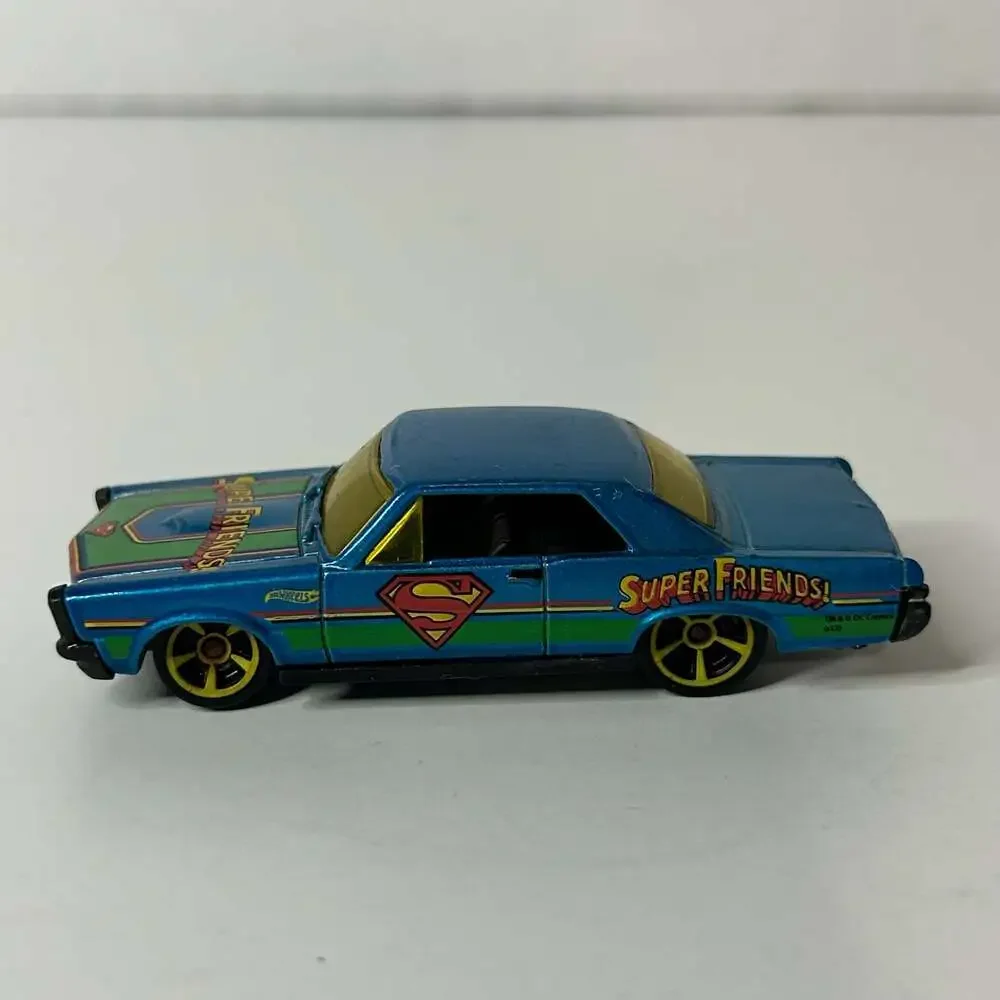 Hot Wheels Super Friends 1967 Pontiac GTO Diecast Car